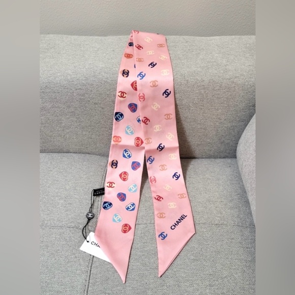 🆕 fashion silk scarf🧣 - Picture 3 of 4